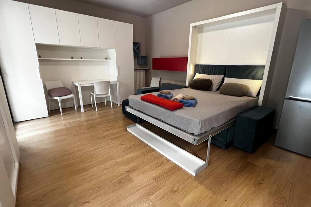 Urban House - Comfy Flat Navigli Center * Milaan